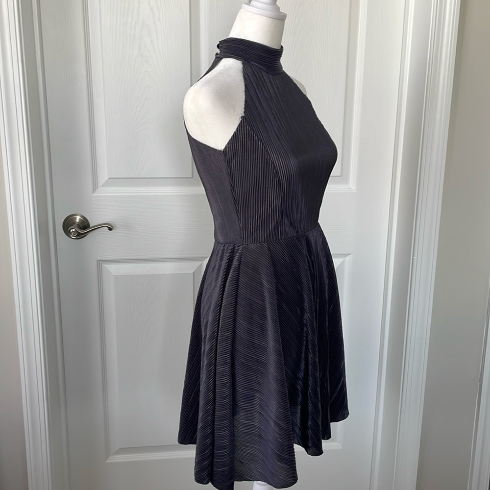 Misguided Skater Dress Size 4 - Picture 4 of 8